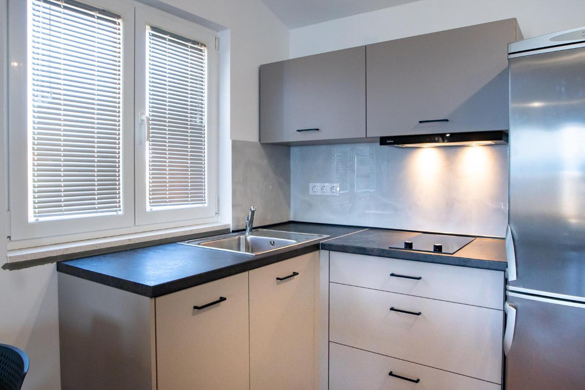 Apartments & Rooms Fam Ribaric Banjol ภายนอก รูปภาพ