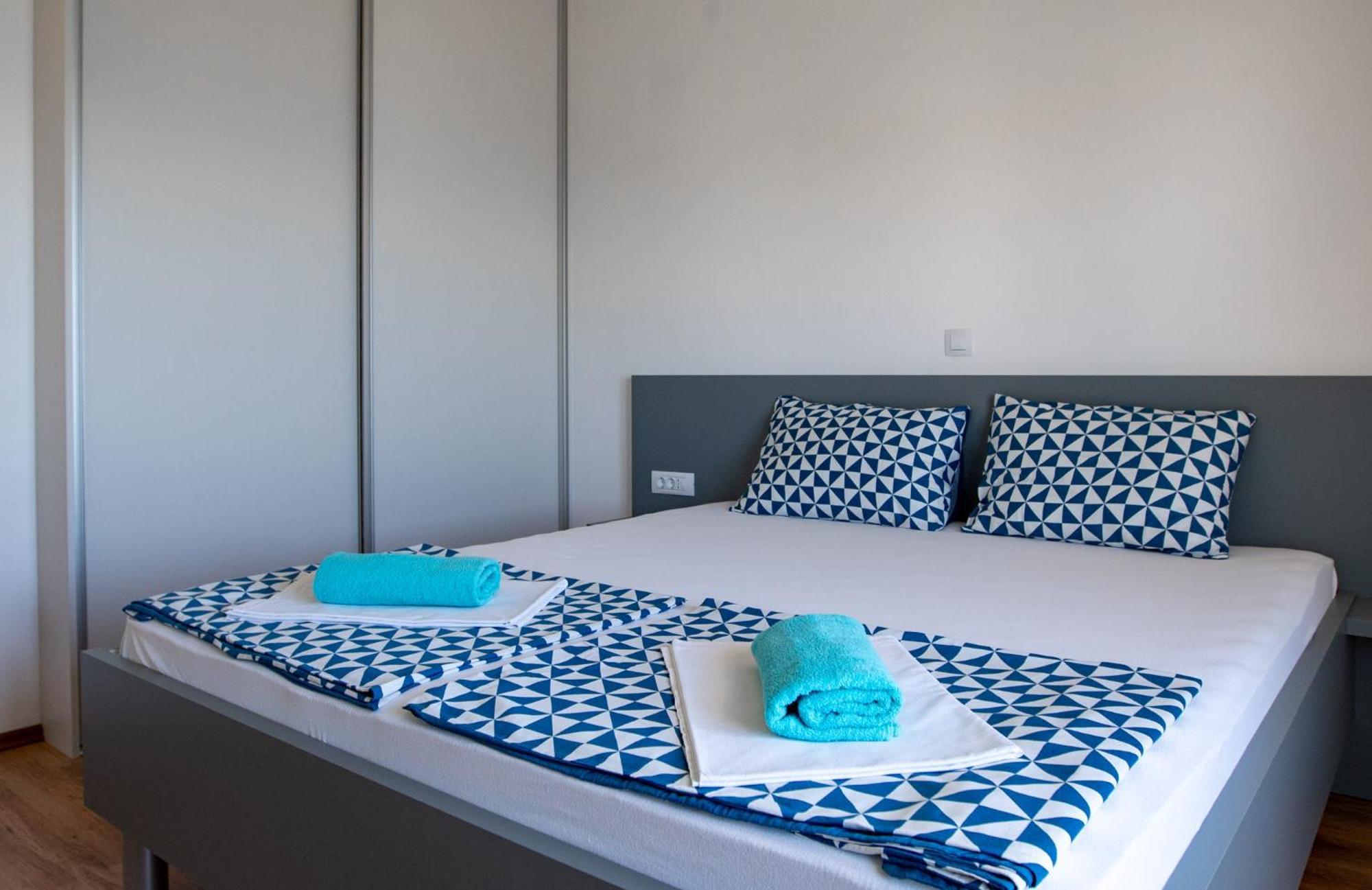 Apartments & Rooms Fam Ribaric Banjol ภายนอก รูปภาพ