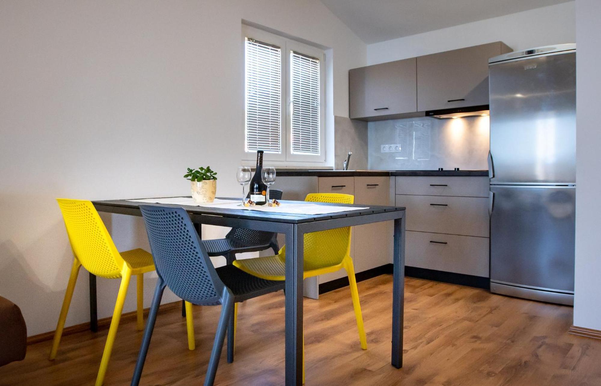 Apartments & Rooms Fam Ribaric Banjol ภายนอก รูปภาพ