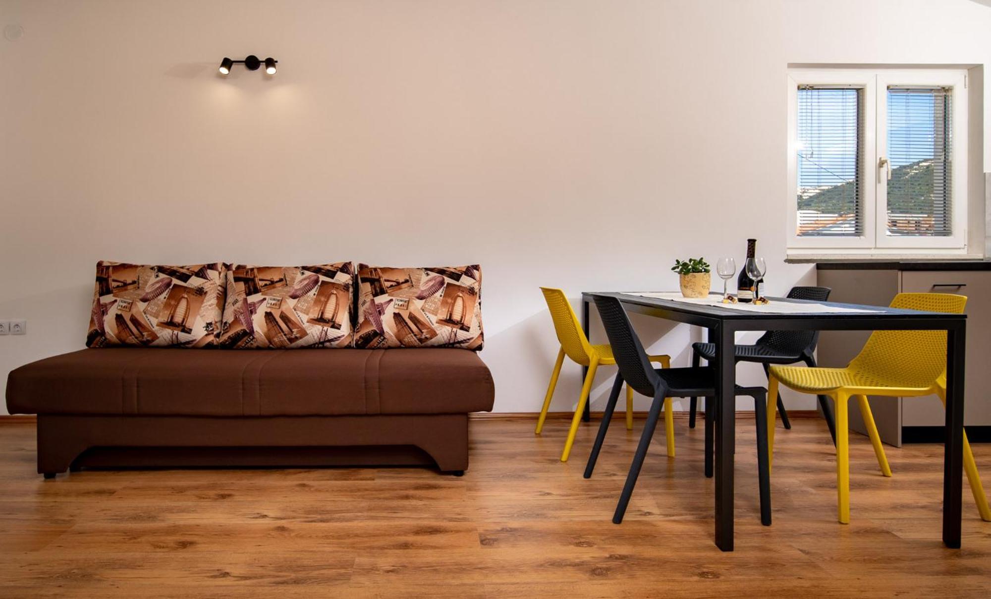 Apartments & Rooms Fam Ribaric Banjol ภายนอก รูปภาพ