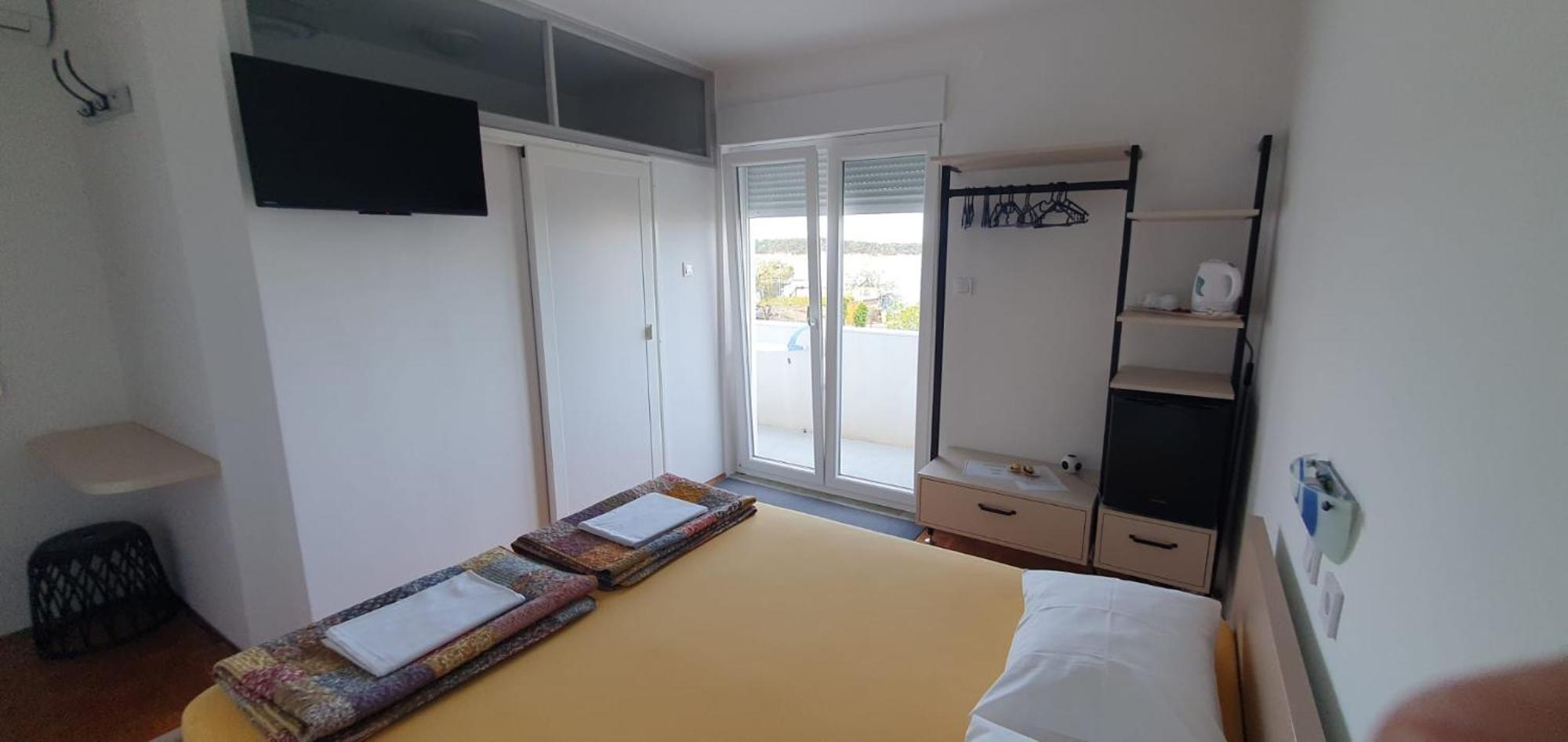 Apartments & Rooms Fam Ribaric Banjol ห้อง รูปภาพ