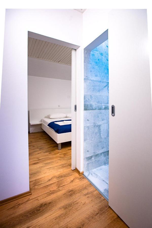Apartments & Rooms Fam Ribaric Banjol ภายนอก รูปภาพ