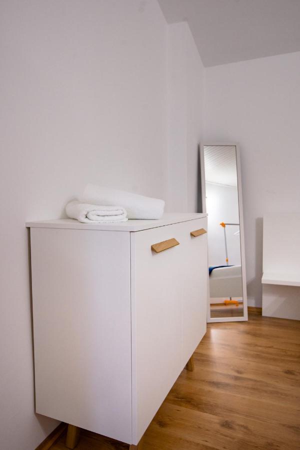 Apartments & Rooms Fam Ribaric Banjol ภายนอก รูปภาพ