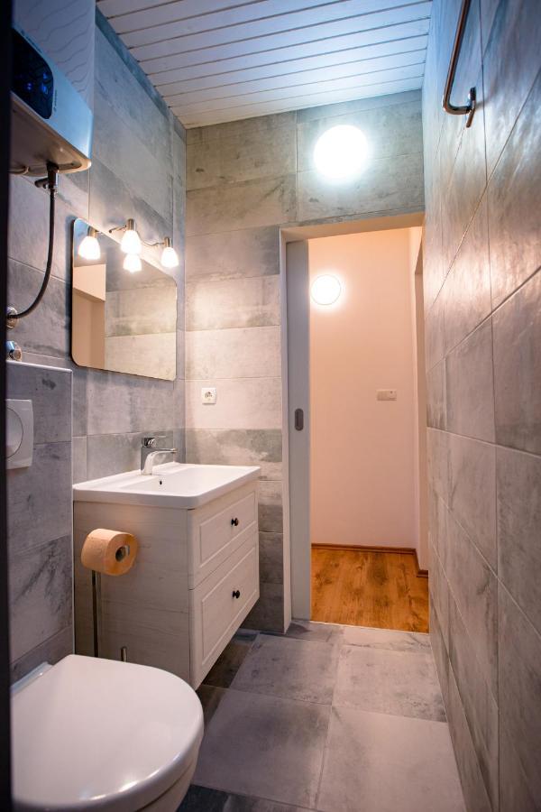 Apartments & Rooms Fam Ribaric Banjol ภายนอก รูปภาพ